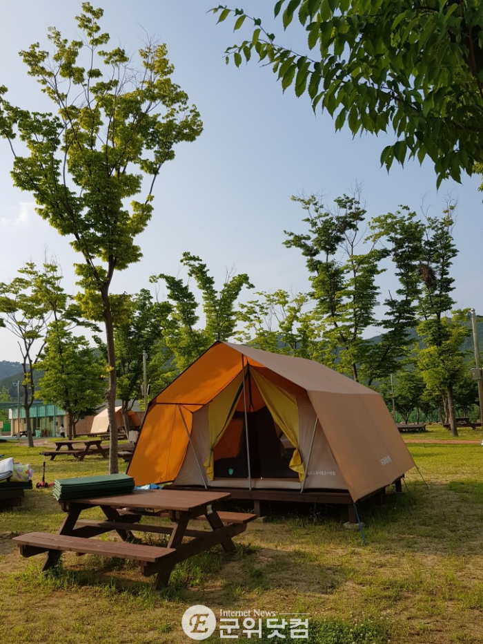 7. 대구교육낙동강수련원 가족캠핑장 개방-2(낙동강수련원 텐트).png